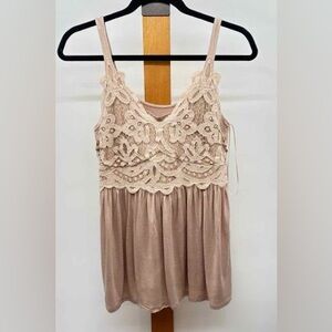 ‼️NWT‼️ lace spaghetti strap blouse